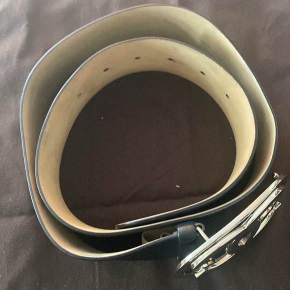 chanel leather belt use but in very good condition.size 32 80 - Picture 8 of 9